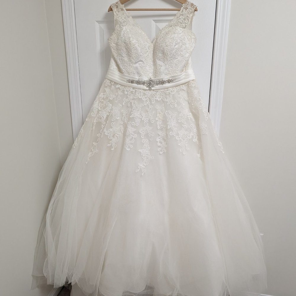 Kenneth Winston 3379 Wedding Dress - 18W - Picture 2 of 8